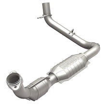Load image into Gallery viewer, MagnaFlow Direct Fit Catalytic Converter 98 Ford Expedition 5.4L - 23718