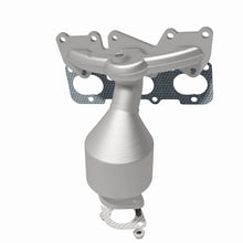 Load image into Gallery viewer, Magnaflow 07-10 Kia Sedona 3.8L California Grade CARB Compliant DF Manifold Catalytic Converter - 5582685