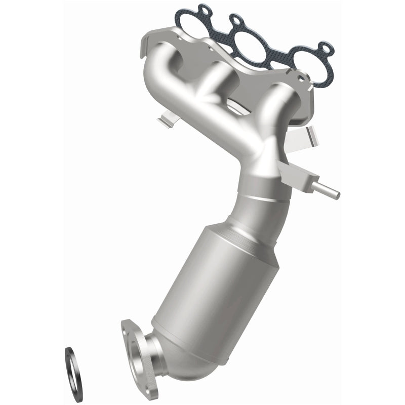 MagnaFlow Direct Fit Catalytic Converter 14-15 Toyota Highlander 3.5L Manifold - 52545
