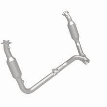 Load image into Gallery viewer, MagnaFlow 2006 Dodge Ram 1500 5.7L Direct Fit Catalytic Converter - 4651711
