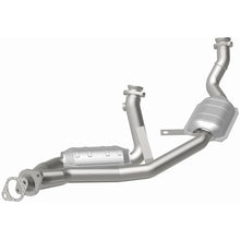 Load image into Gallery viewer, MagnaFlow Direct Fit Catalytic Converter Taurus/Sable/Continental 8 - 50202