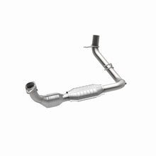 Load image into Gallery viewer, MagnaFlow Direct Fit Catalytic Converter 98 Ford Expedition 5.4L - 23718