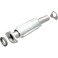 Load image into Gallery viewer, MagnaFlow Direct Fit Catalytic Converter 04 Toyota Sienna 3.3L - 49030