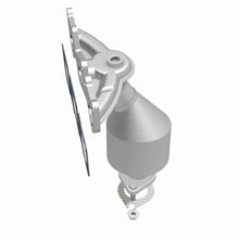 Load image into Gallery viewer, Magnaflow 07-10 Kia Sedona 3.8L California Grade CARB Compliant DF Manifold Catalytic Converter - 5582685