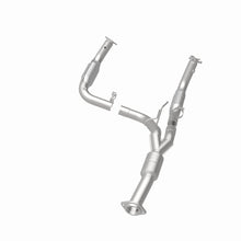 Load image into Gallery viewer, MagnaFlow Direct Fit Catalytic Converter 11-13 Chev Silverado 2500 HD/3500 HD 6.0L - 51812