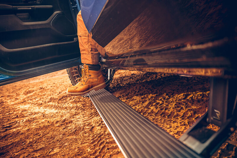 AMP Research 2025 RAM 2500/3500 HD PowerStep - 76365-01A