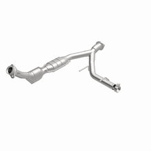 Load image into Gallery viewer, MagnaFlow Direct Fit Catalytic Converter 03-04 Ford Expedition 5.4L V8 Passenger Side - 24414
