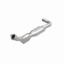 Load image into Gallery viewer, MagnaFlow Direct Fit Catalytic Converter 99-00 Ford Trucks 5.4L - 447115