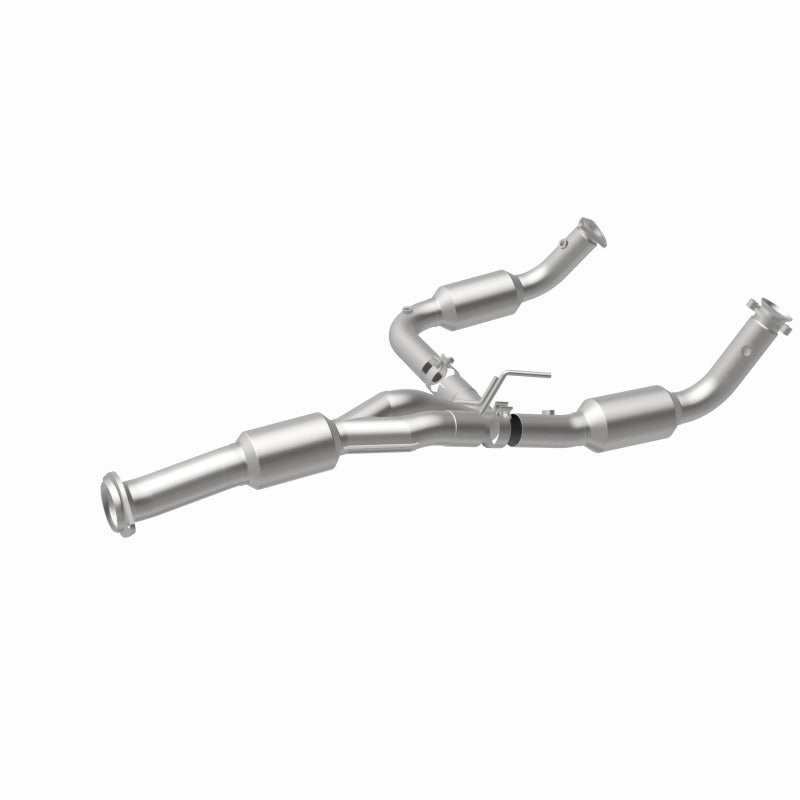 MagnaFlow 12-14 Chevrolet Silverado 2500 HD 6.0L Direct Fit Converter - 5582812