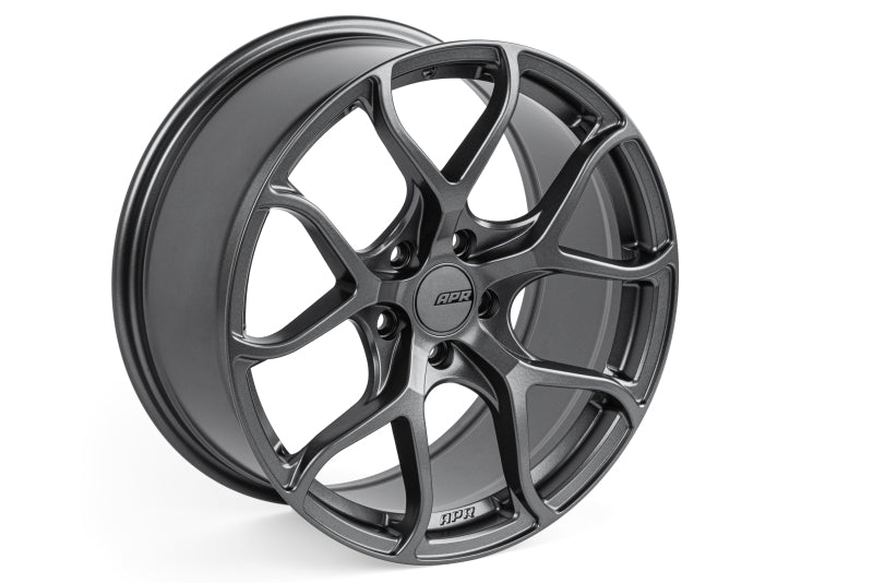 APR A01 Flow Formed 18x8.5 / 5x112 / ET45 / 66.5mm Bore / Gunmetal Grey Wheel - WHL00016