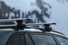 Load image into Gallery viewer, Thule Evo Flush Load Carrier Feet (Vehicles w/Flush Railings) - Black - 710601