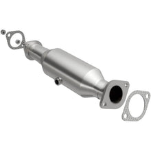 Load image into Gallery viewer, MagnaFlow Direct Fit Catalytic Converter California Grade 10-13 Kia Forte Koup 2.0L - 5561161
