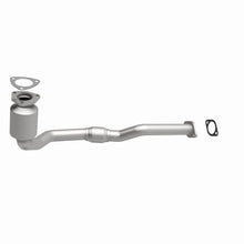 Load image into Gallery viewer, MagnaFlow Conv DF 02-03 Saturn Vue 3.0L Front - 24323