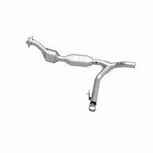 Load image into Gallery viewer, MagnaFlow Direct Fit Catalytic Converter 99 Ford F-150 4.6L - 23082