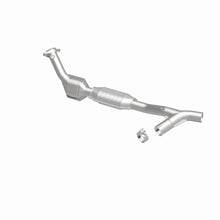 Load image into Gallery viewer, MagnaFlow Direct Fit Catalytic Converter 98 Ford Expedition 5.4L - 23322