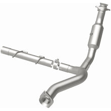 Load image into Gallery viewer, MagnaFlow Direct Fit Catalytic Converter 2007-2008 Ford Expedition/Navigator V8-5.4L - 5451500