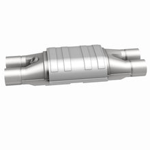 Load image into Gallery viewer, MagnaFlow Universal Catalytic Converter 2 D/D W/O2 Boss - 94038