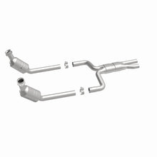 Load image into Gallery viewer, MagnaFlow Direct Fit Catalytic Converter 2003 THUNDERBIRD 3.9L Underbody - 52099