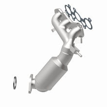 Load image into Gallery viewer, MagnaFlow Direct Fit Catalytic Converter 14-15 Toyota Highlander 3.5L Manifold - 52545