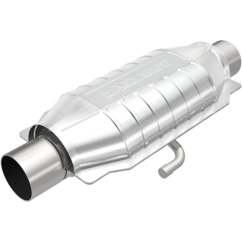 MagnaFlow Universal Catalytic Converter 2.25in Inlet/Outlet Center/Center Oval Rear (California) - 338015