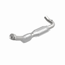 Load image into Gallery viewer, MagnaFlow Direct Fit Catalytic Converter 97-99 E-150/250 D/S 4.6L - 93390