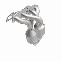 Load image into Gallery viewer, MagnaFlow OEM Grade 07-12 Nissan Sentra L4-2.5LGAS Direct Fit Federal Catalytic Converter - 51591