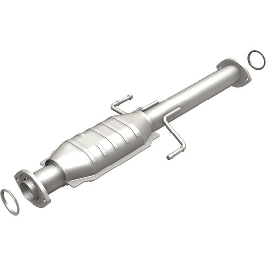 MagnaFlow Direct Fit Catalytic Converter 01-04 Toyota Tacoma 3.4L Rear - 51944