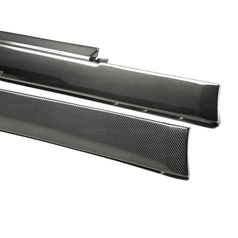 Seibon 09-10 Nissan GTR R35 OEM Style Carbon Fiber Side Skirts - SS0910NSGTR-OE