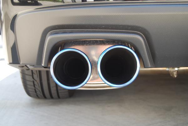 Invidia 15+ Subaru WRX/STI 4Dr Q300 Twin Outlet Rolled Titanium Burnt Quad Tip Cat-Back Exhaust - HS15STIG3T
