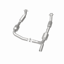 Load image into Gallery viewer, MagnaFlow Direct Fit Catalytic Converter OEM 07-08 Ford E-150 - 5582640