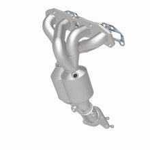 Load image into Gallery viewer, MagnaFlow OEM Grade 07-12 Nissan Sentra L4-2.5LGAS Direct Fit Federal Catalytic Converter - 51591