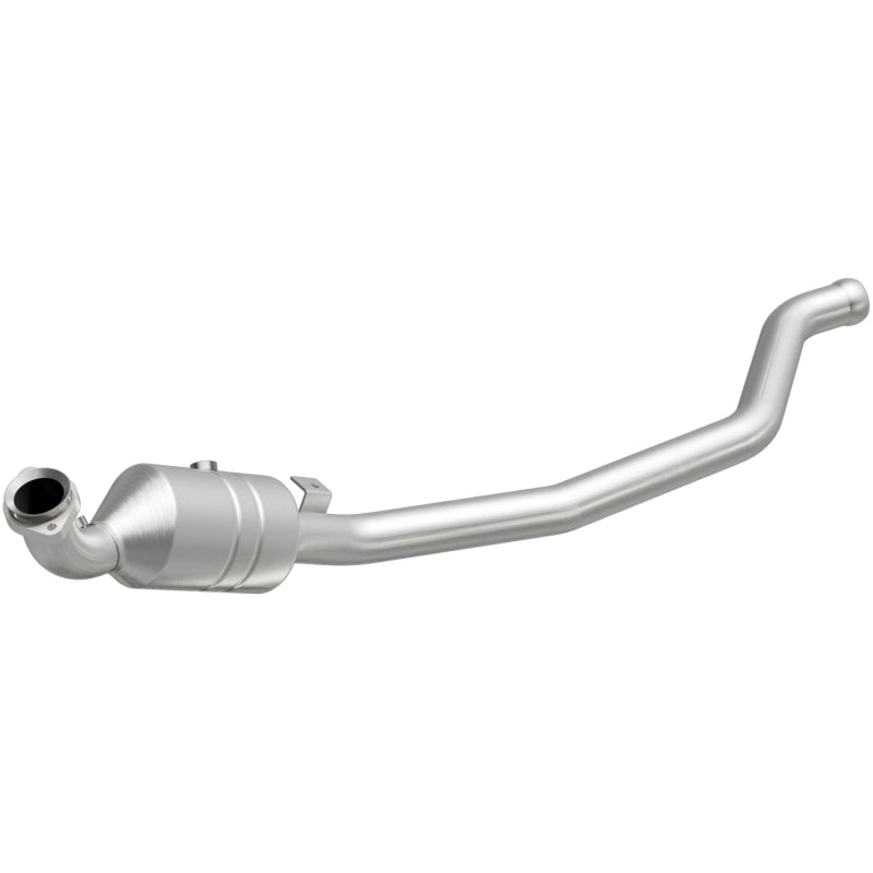 MagnaFlow Direct Fit Catalytic Converter 2006-2011 R350 3.5 L Underbody - 52178