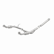 Load image into Gallery viewer, MagnaFlow Direct Fit Catalytic Converter OEM 2004-2005 Ford Explorer/Mercury Mountaineer Underbody - 4551013