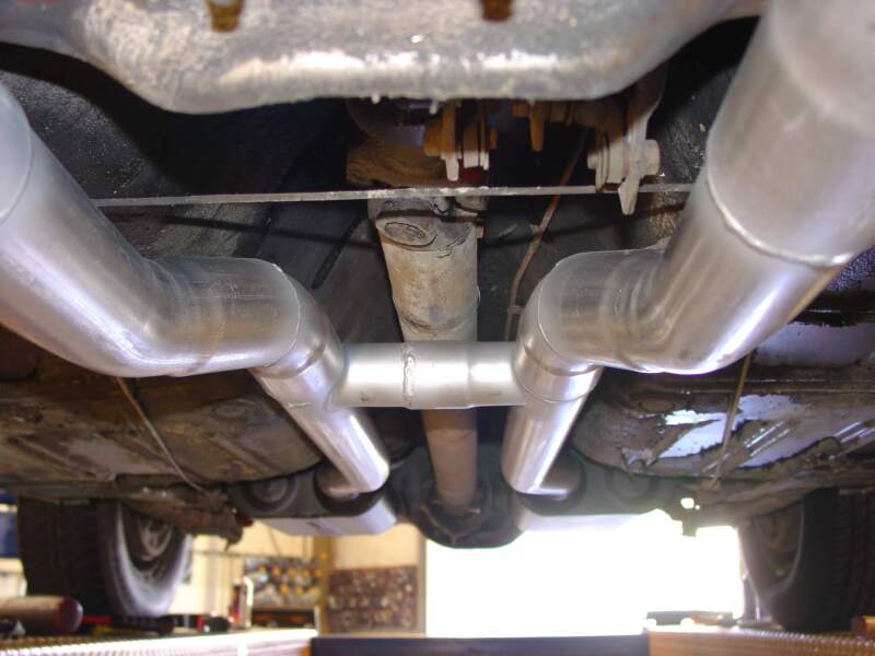 Flowmaster 67-70 Mustang American Thunder THRU VALANCE SS Crossmember-Back Exhaust System - 817281