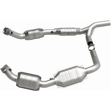 Load image into Gallery viewer, MagnaFlow Direct Fit Catalytic Converter 07-08 Ford E-150 4.6L - 51640