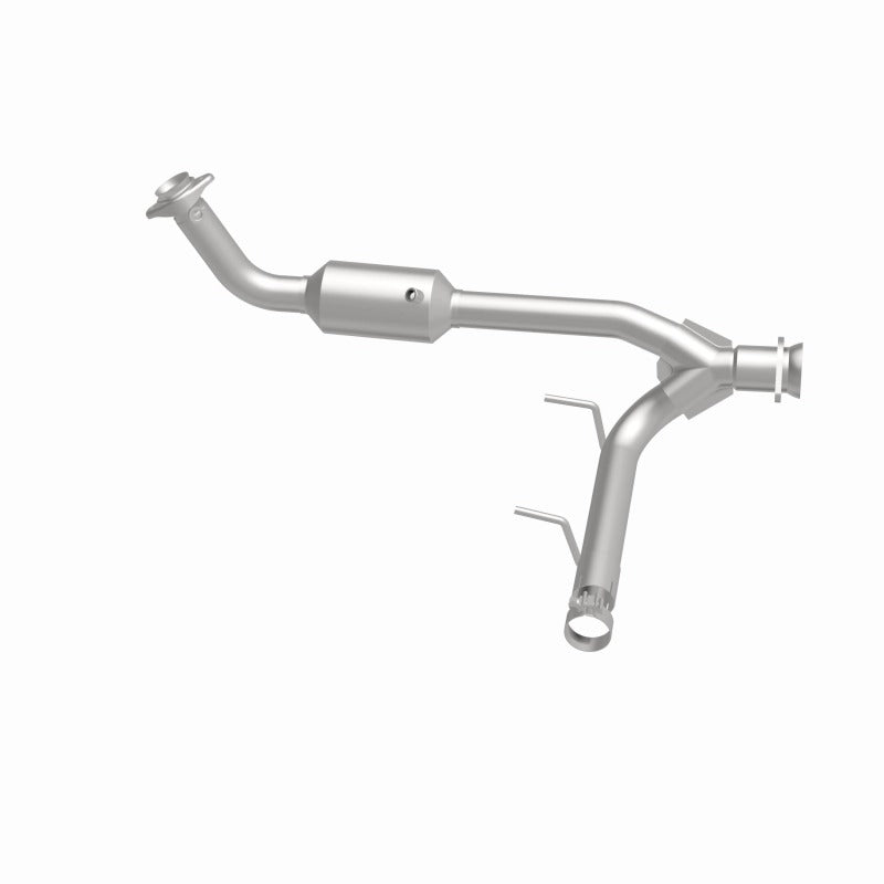 MagnaFlow Direct Fit Catalytic Converter 05-06 Lincoln Navigator 5.4L w/ 3in Main Piping - 52508