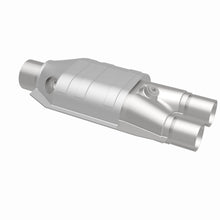 Load image into Gallery viewer, MagnaFlow Universal Catalytic Converter 2.5/2 Single/Dual O2 - 99667HM