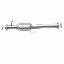 Load image into Gallery viewer, MagnaFlow Direct Fit Catalytic Converter 99-02 4Runner 3.4L rear OEM - 49579