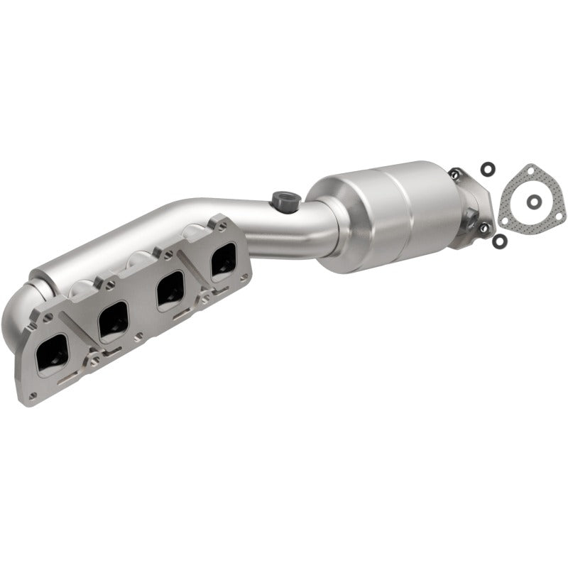 MagnaFlow Direct Fit Catalytic Converter 02-04 Volkswagen Passat 4.0L - 452796