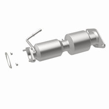 Load image into Gallery viewer, MagnaFlow Direct Fit Catalytic Converter 13-15 Hyundai Veloster 1.6L Underbody - 52855