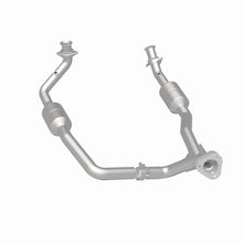 Load image into Gallery viewer, MagnaFlow 2003 Ford E-350 Super Duty 5.4L Direct Fit Converter - 4583378