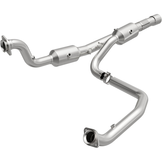 Magnaflow 15-16 Ram 2500 6.4L California Grade CARB Compliant DF Catalytic Converter - 5551513
