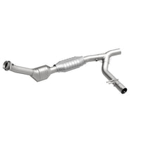 Load image into Gallery viewer, MagnaFlow Direct Fit Catalytic Converter 99-00 Ford Trucks 5.4L - 51412