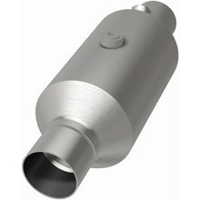 Load image into Gallery viewer, MagnaFlow 2.50 w/dual O2 5in. Spun Universal Converter - 79316