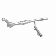 Load image into Gallery viewer, MagnaFlow Direct Fit Catalytic Converter 97-98 Ford Expedition 4.6 - 93130
