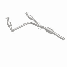 Load image into Gallery viewer, MagnaFlow Direct Fit Catalytic Converter 02-03 Dodge Durango - 458048