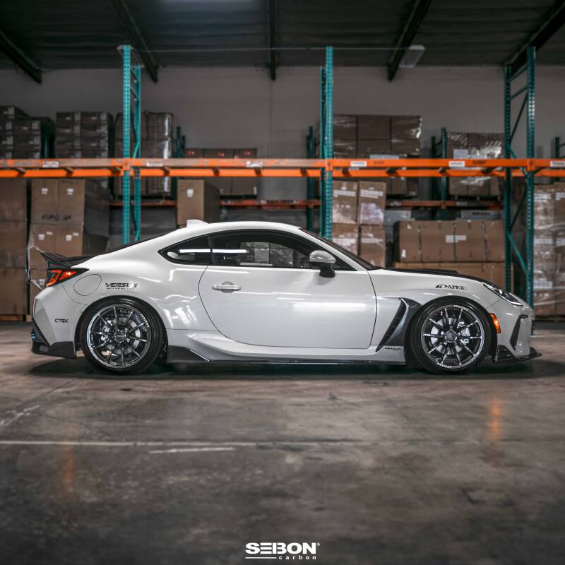 Seibon 22-24 Toyota GR86 / Subaru BRZ 2-Door Coupe Carbon Fiber Fender Trim - Gloss Finish - FFT22TY86