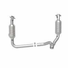 Load image into Gallery viewer, MagnaFlow Direct Fit Catalytic Converter RAM Pickup 2006 8 5.7L - 24491