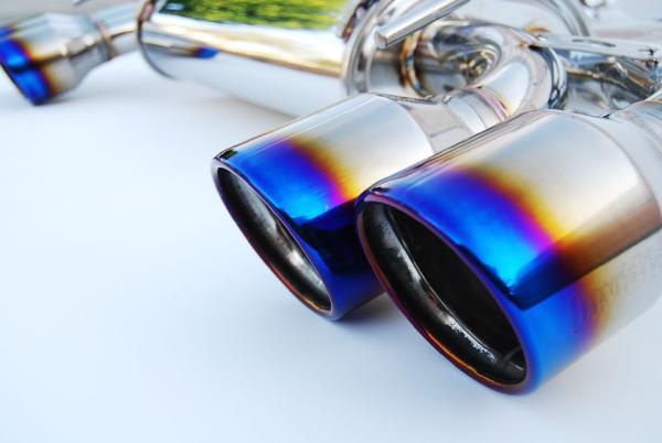 Invidia 08-11 STi Hatch / 11 WRX Hatch Dual Q300 Titanium Tip Cat-back Exhaust - HS08STIG3T