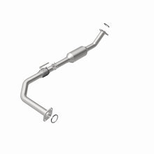 Load image into Gallery viewer, MagnaFlow Direct Fit Catalytic Converter OEM 2003-2004 Toyota Tundra Underbody - 47.125in Length - 4551404